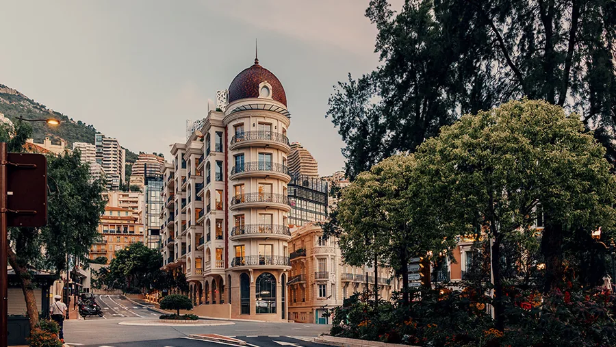 New Edmond de Rothschild address in La Condamine, Monaco: a townhouse with a dome and rounded balconies