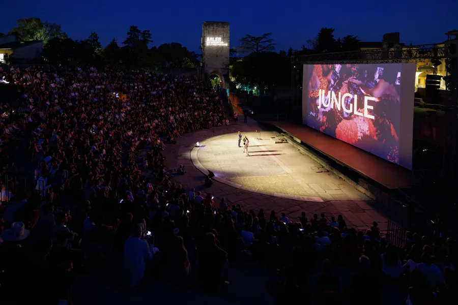 Prix Pictet in Arles: the theme Jungle announced in the packed Théâtre Antique at night